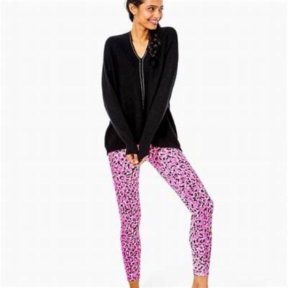 Lilly Pulitzer Sevie tunic Black V-Neck Sweater M